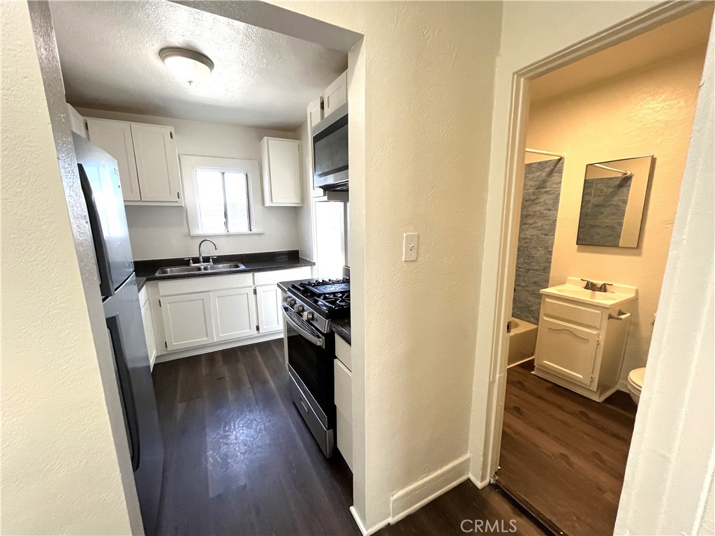 6007 Harvard Boulevard Los Angeles, CA 90047 - Photo 5 of 12