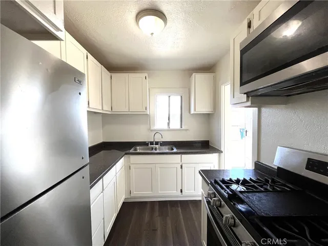 $1,895 | 6007 Harvard Boulevard, Los Angeles, CA 90047