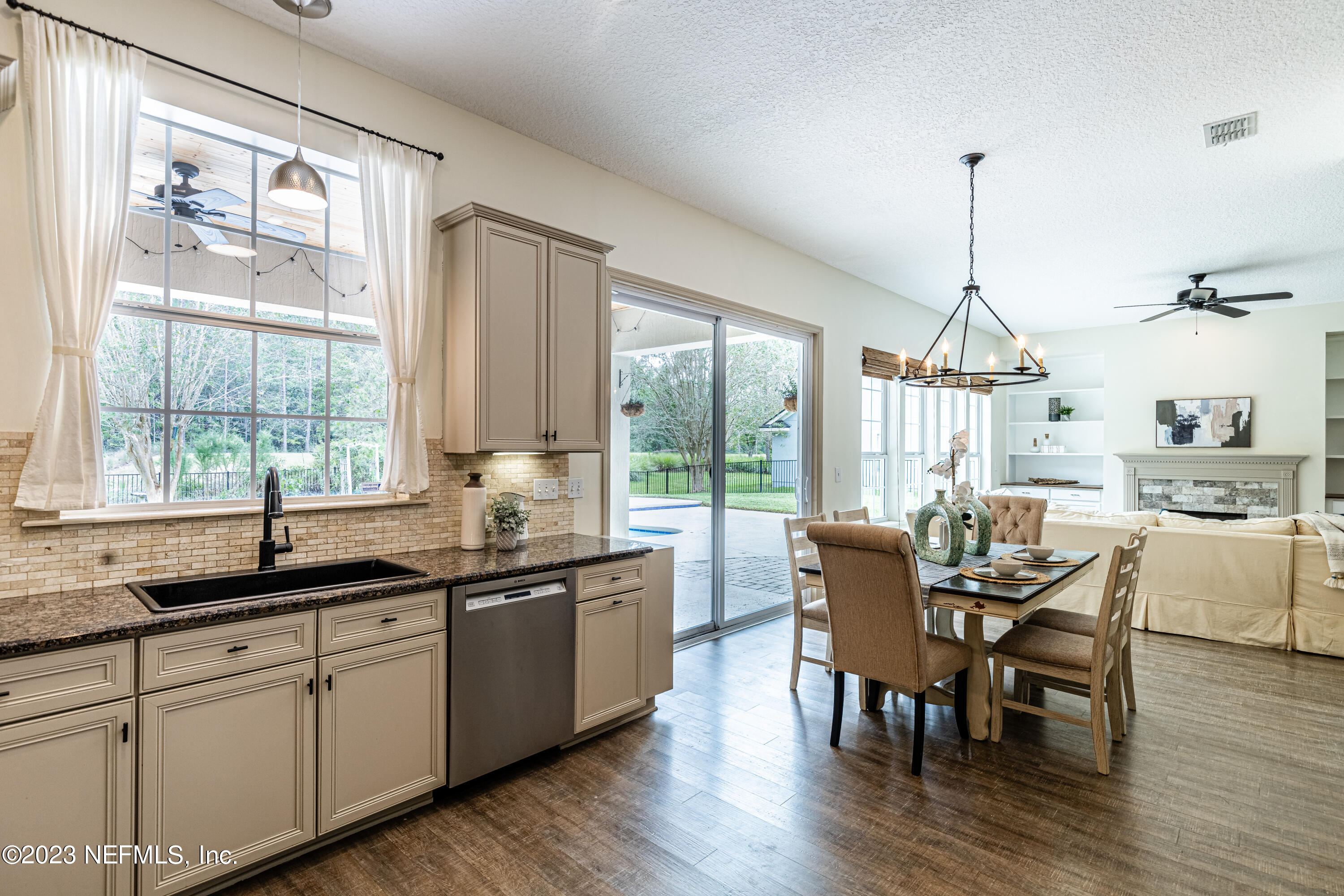 873 Eagle Point Drive St. Augustine, FL 32092 - Photo 19 of 68 Kitchen/Eat-In