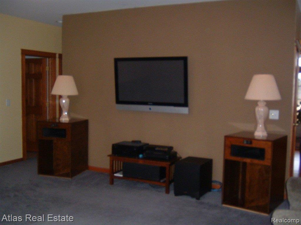 3340 South Henderson Road Davison, MI 48423 - Photo 15 of 18 Henderson road 3340 living2.JPG