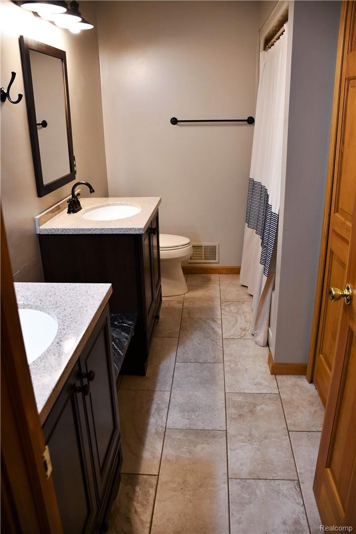 58440 Ray Center Road Ray, MI 48096 - Photo 38 of 76 DSC_8699 (2).JPG