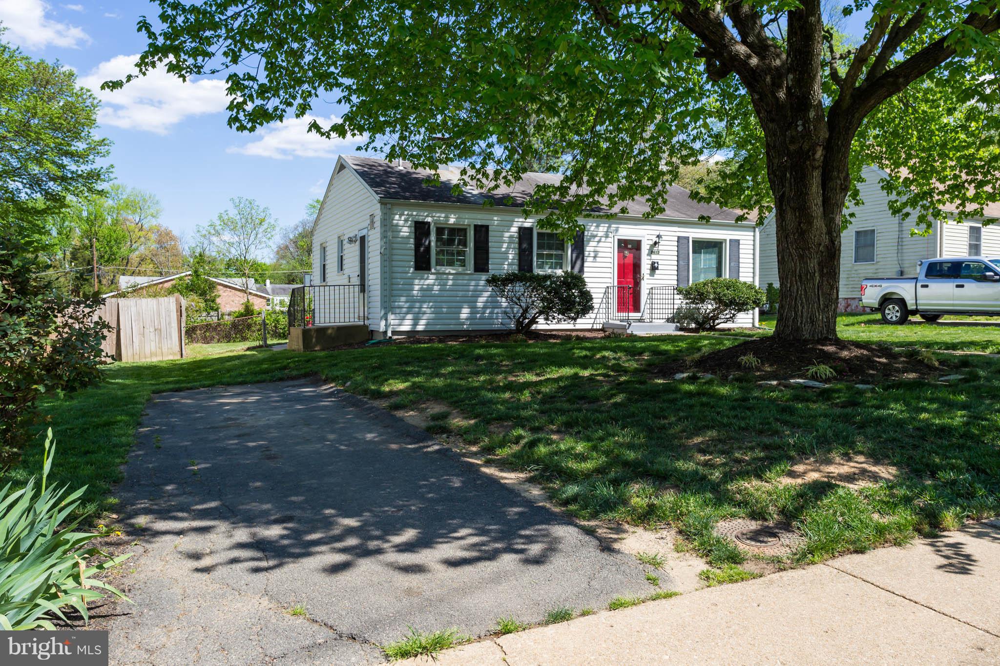 5615 Norton Road Alexandria, VA 22303 - Photo 2 of 25 Exterior (Front)