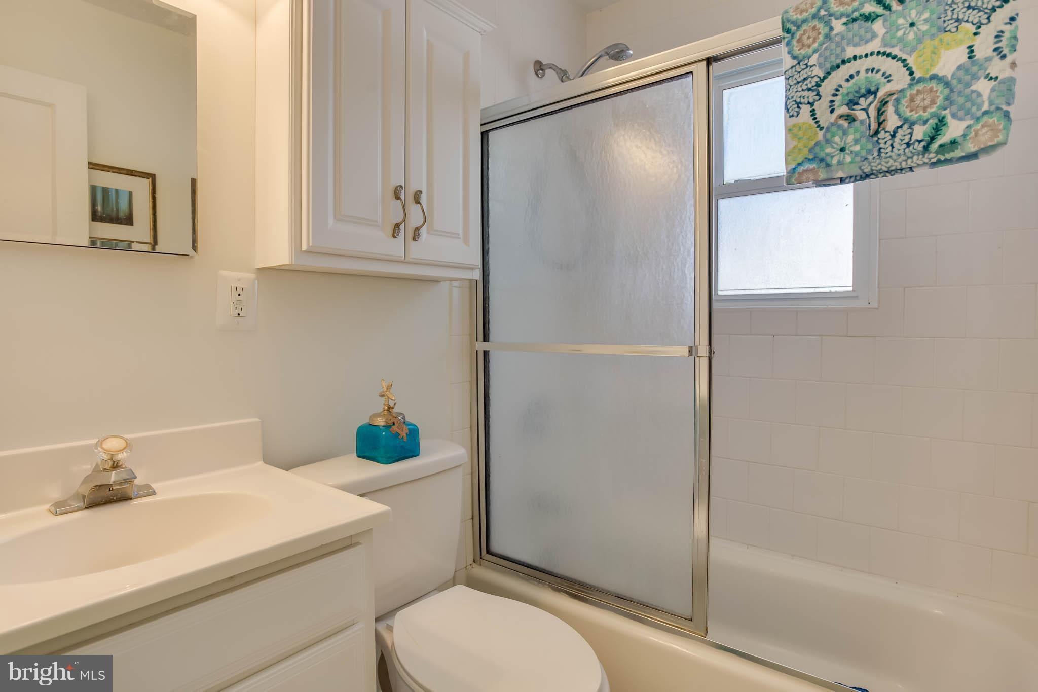 5615 Norton Road Alexandria, VA 22303 - Photo 14 of 25 Bath