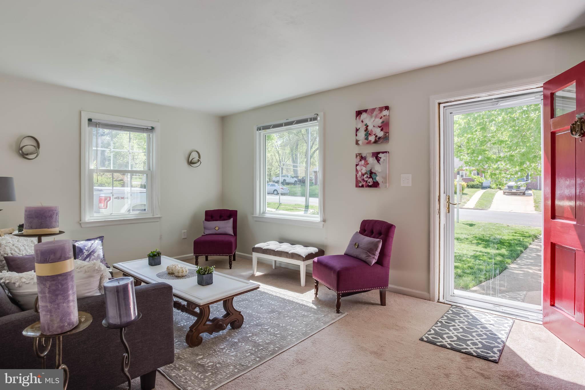 5615 Norton Road Alexandria, VA 22303 - Photo 4 of 25 Living Room