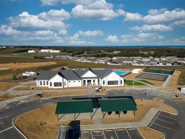 a view of a tennis court