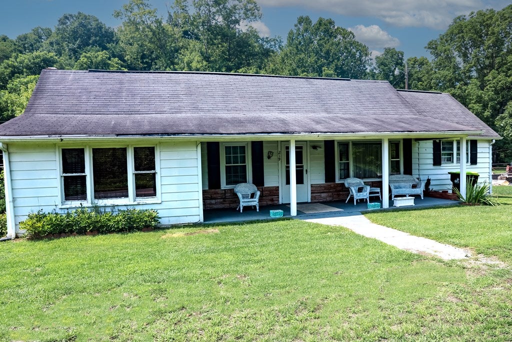 219 Old Quarry Road Saltville, VA 24370 - Photo 2 of 35 Gallery Image 2