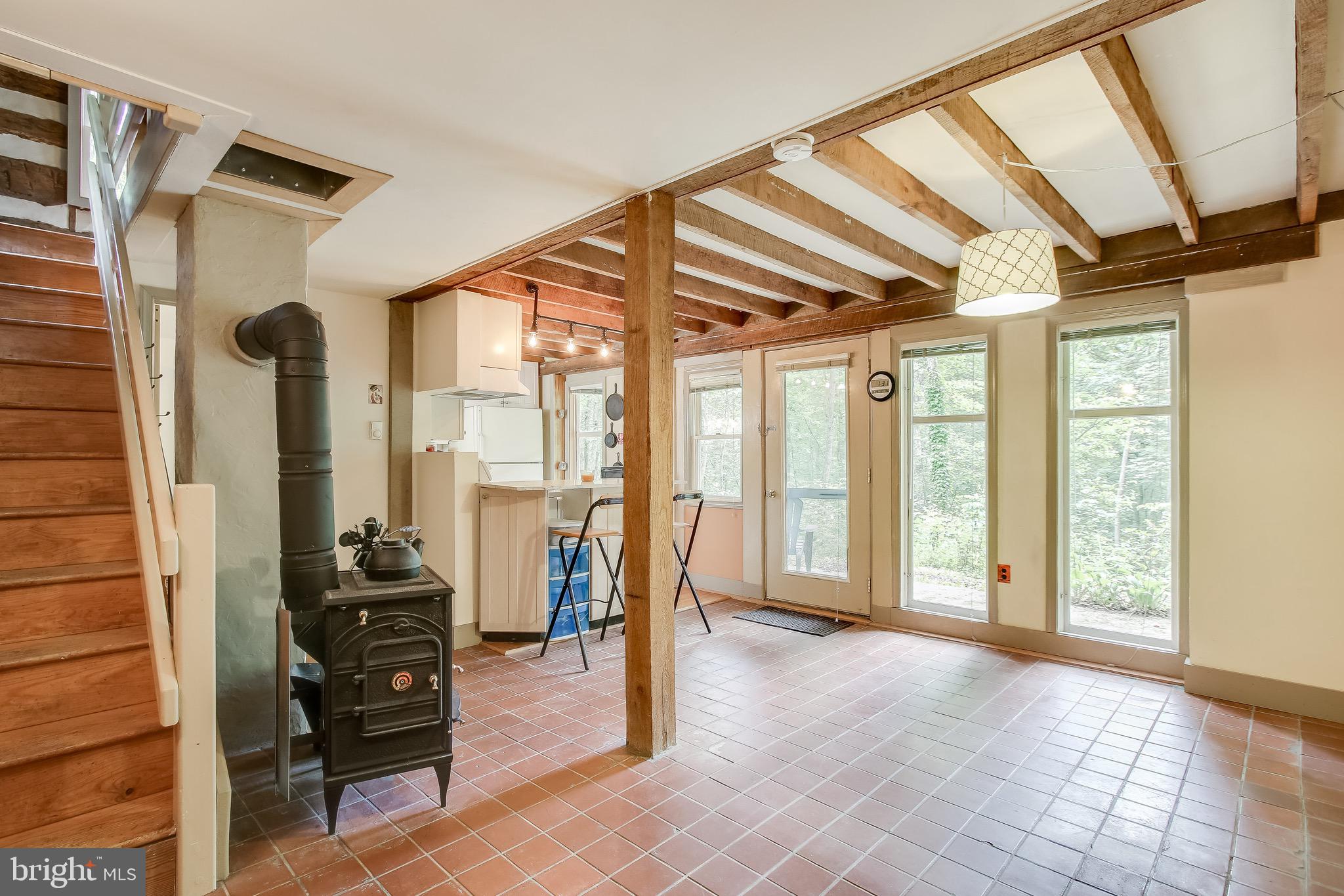 5107 Toyer Road Keedysville, MD 21756 - Photo 4 of 14 Kitchen & dining area