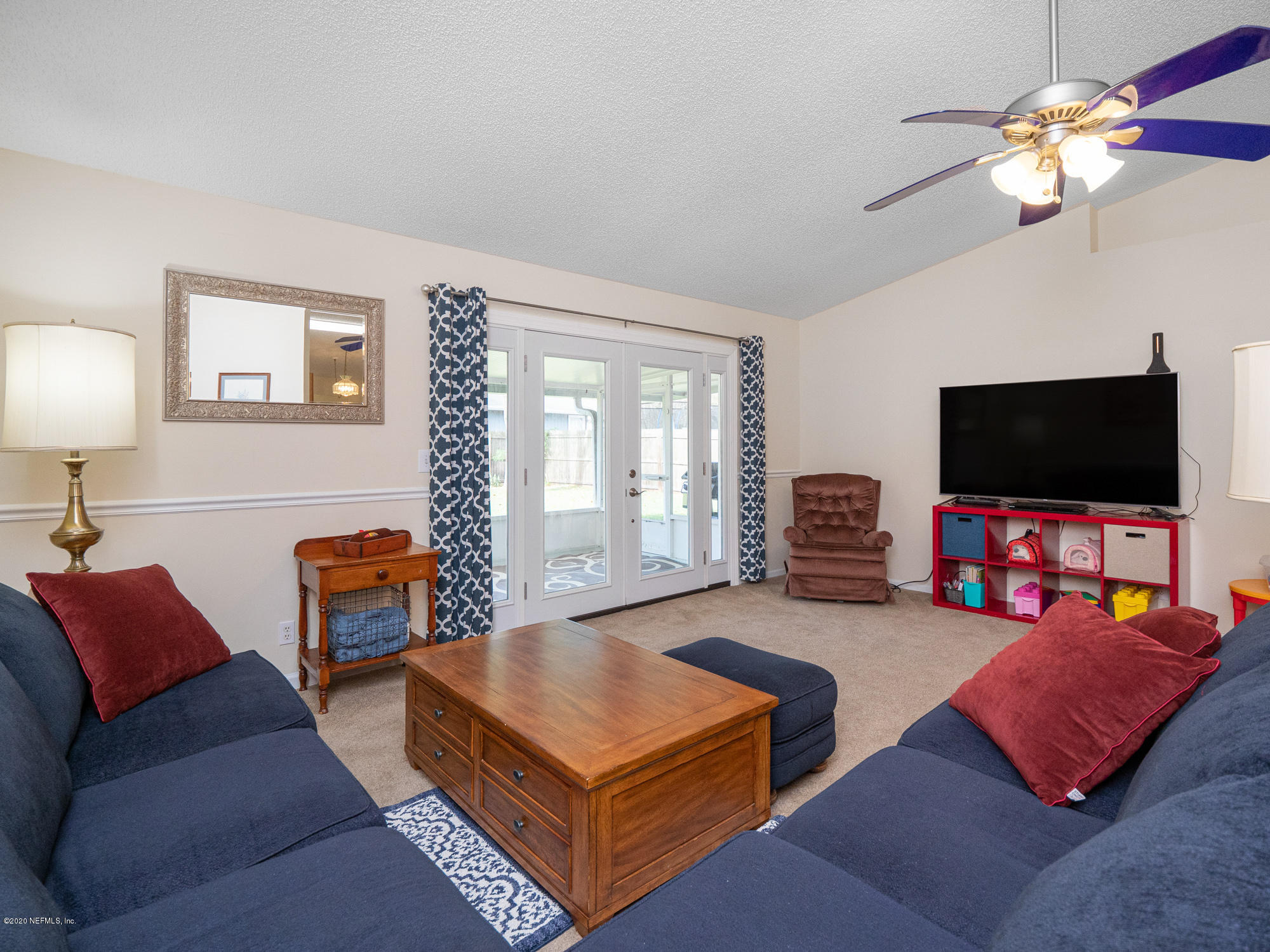 1826 Blue Ridge Drive Jacksonville, FL 32246 - Photo 14 of 27 Large family room