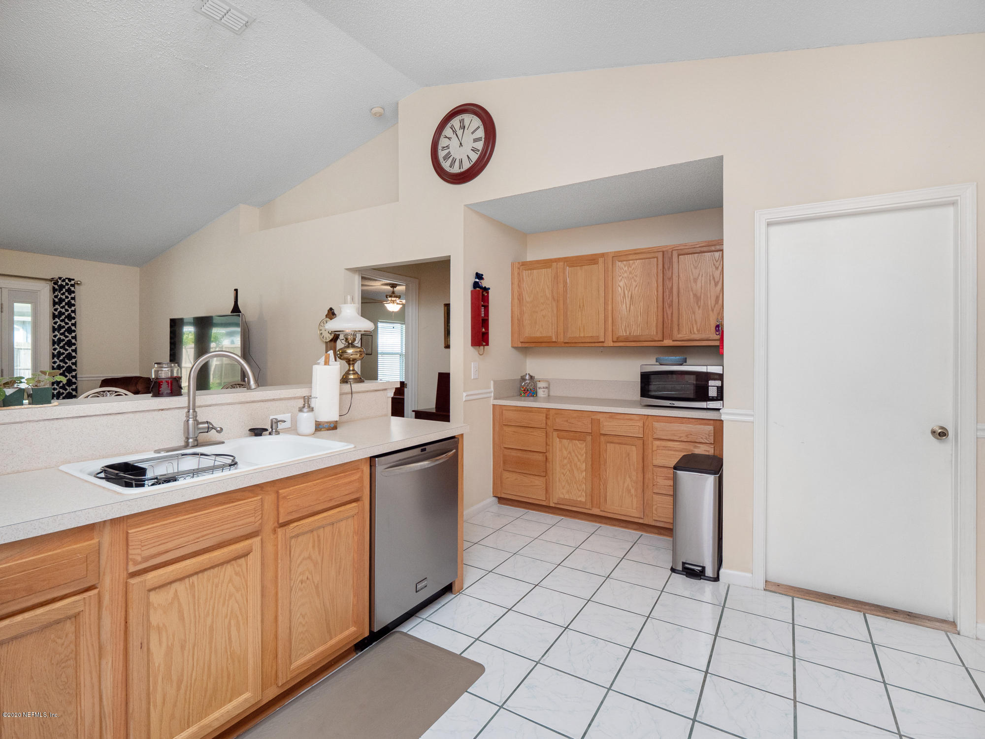 1826 Blue Ridge Drive Jacksonville, FL 32246 - Photo 10 of 27 Plenty of Counter top space