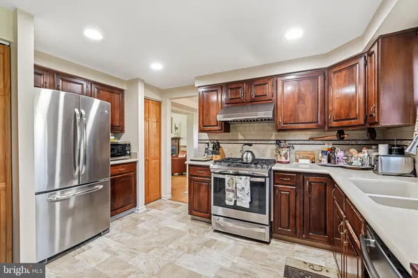 $430,000 | 10 Carlyle Drive, Wrightstown, NJ 08562
