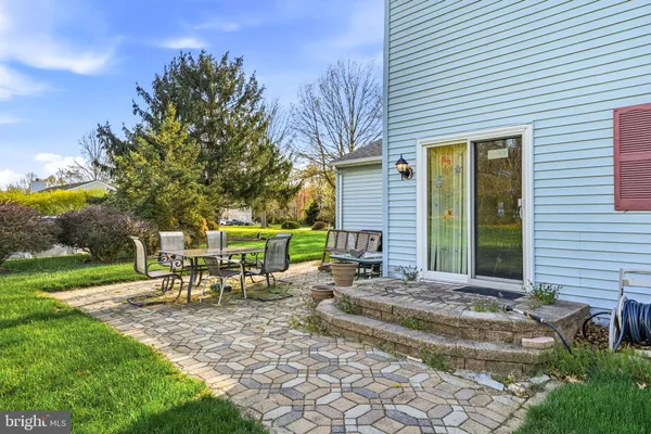 $430,000 | 10 Carlyle Drive, Wrightstown, NJ 08562