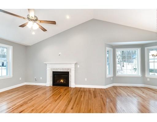 7 Oscar Road Webster, MA 01570 - Photo 4 of 29 Gallery Image 4