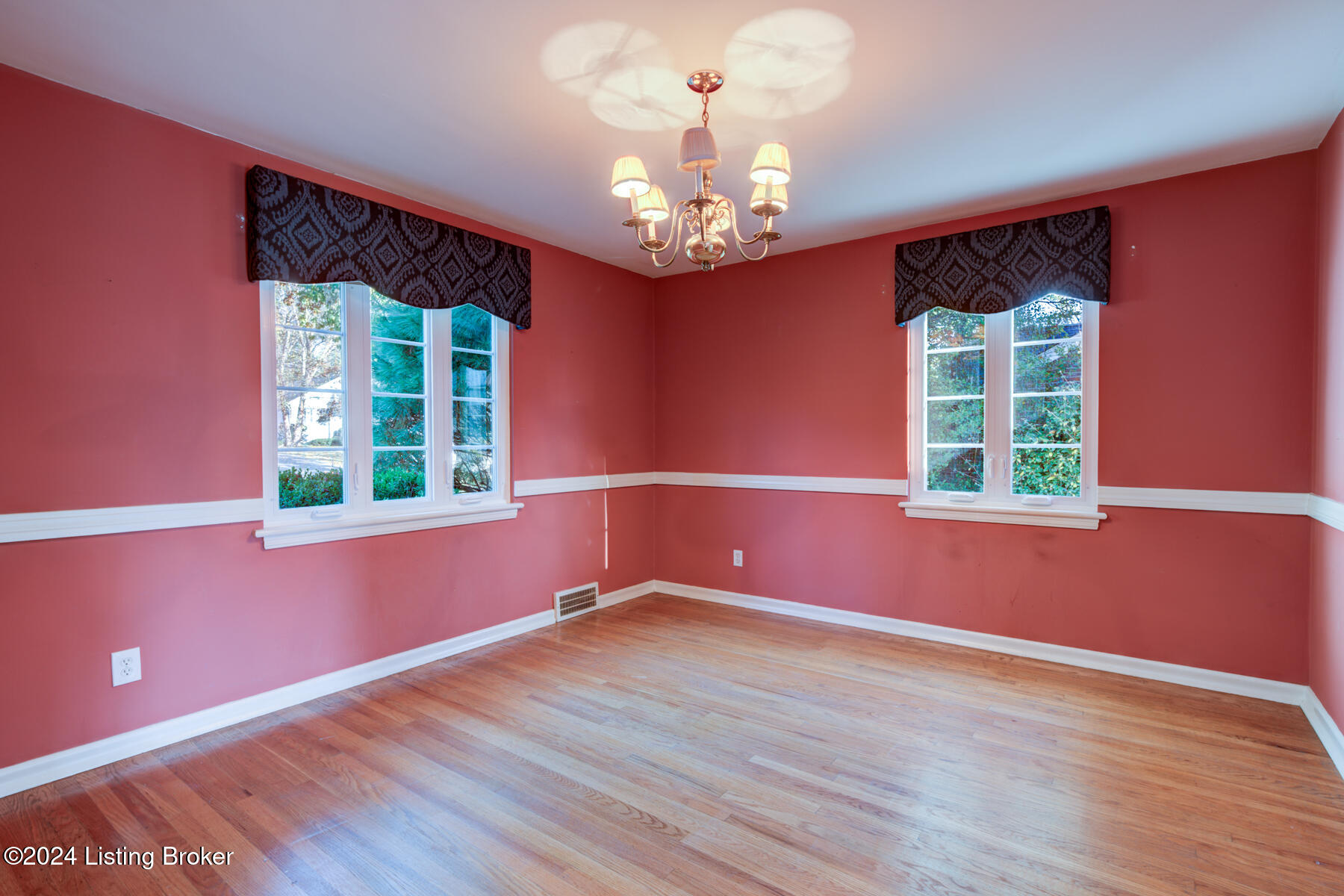 4004 Leland Road Louisville, KY 40207 - Photo 8 of 38 Dining room