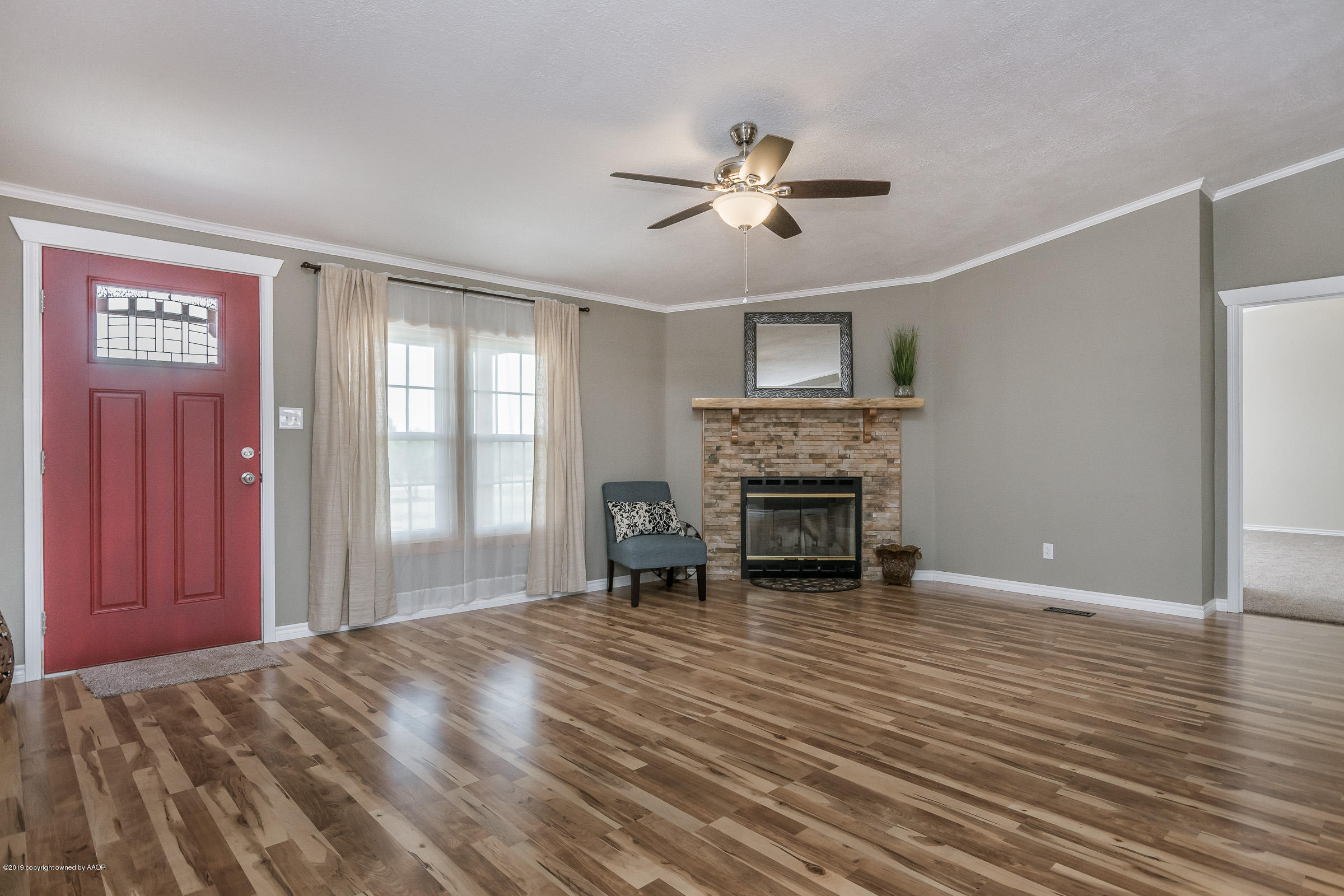 7241 White Buffalo Road Amarillo, TX 79124 - Photo 3 of 21 Living Room