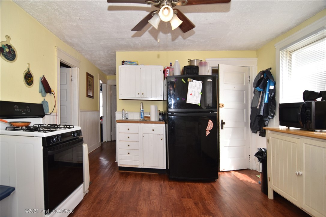 572 Manville Road Woonsocket, RI 02895 - Photo 17 of 48