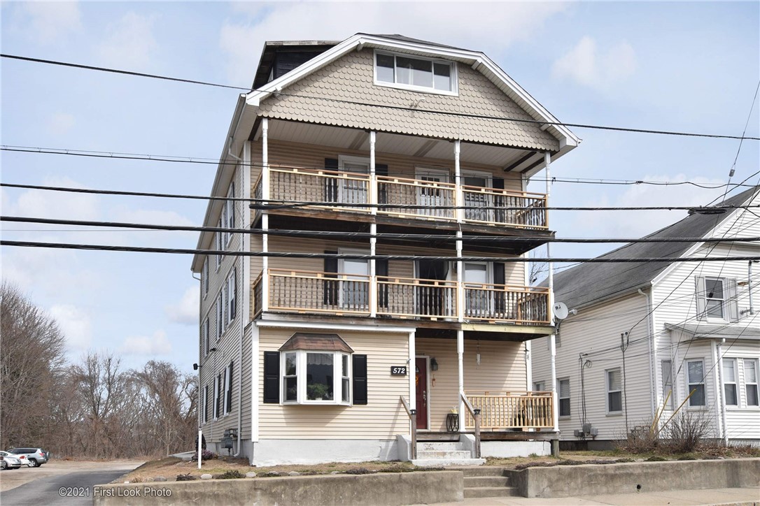 572 Manville Road Woonsocket, RI 02895 - Photo 2 of 48