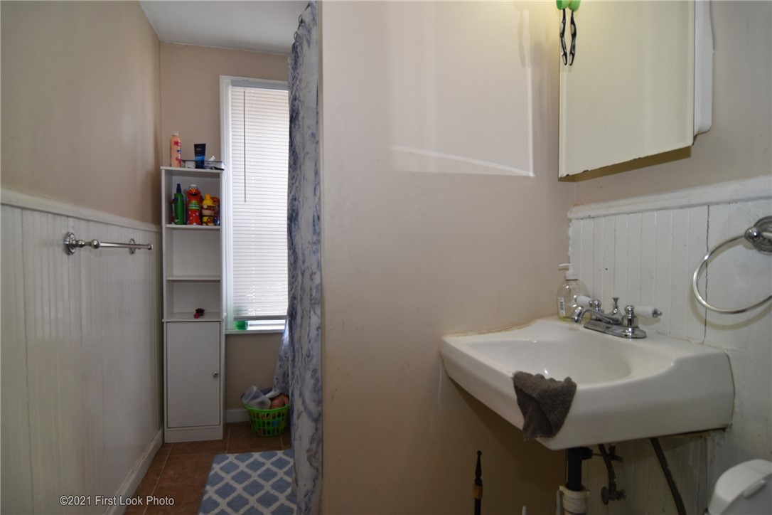 572 Manville Road Woonsocket, RI 02895 - Photo 23 of 48