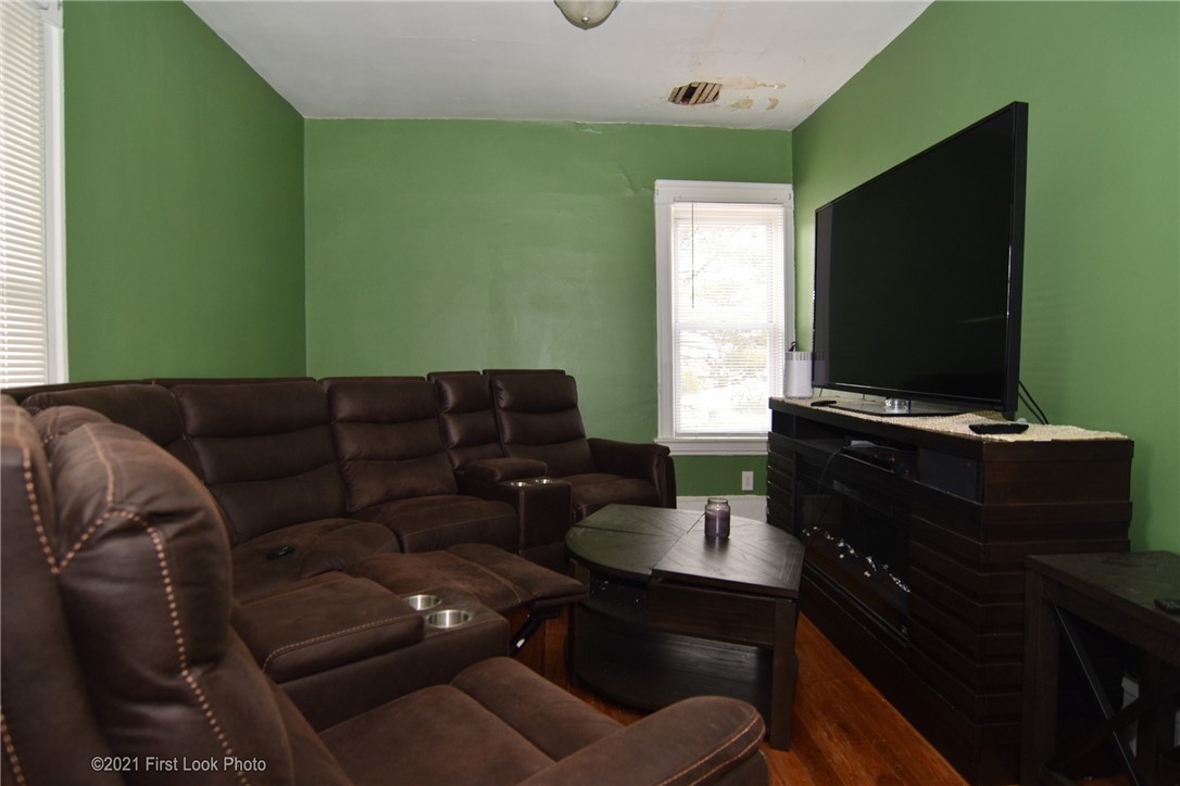 572 Manville Road Woonsocket, RI 02895 - Photo 31 of 48