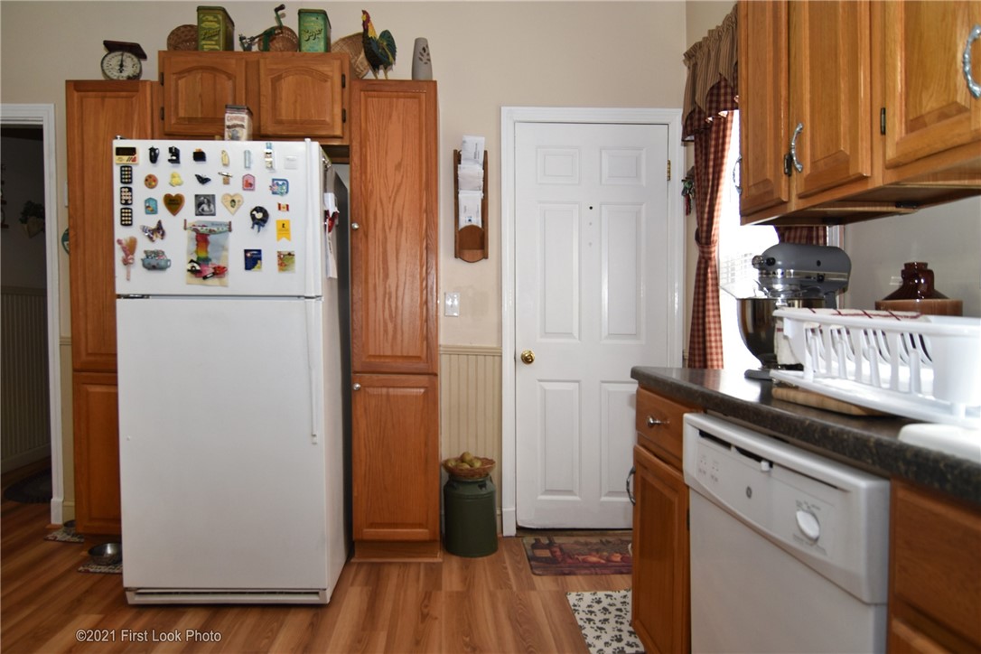 572 Manville Road Woonsocket, RI 02895 - Photo 5 of 48