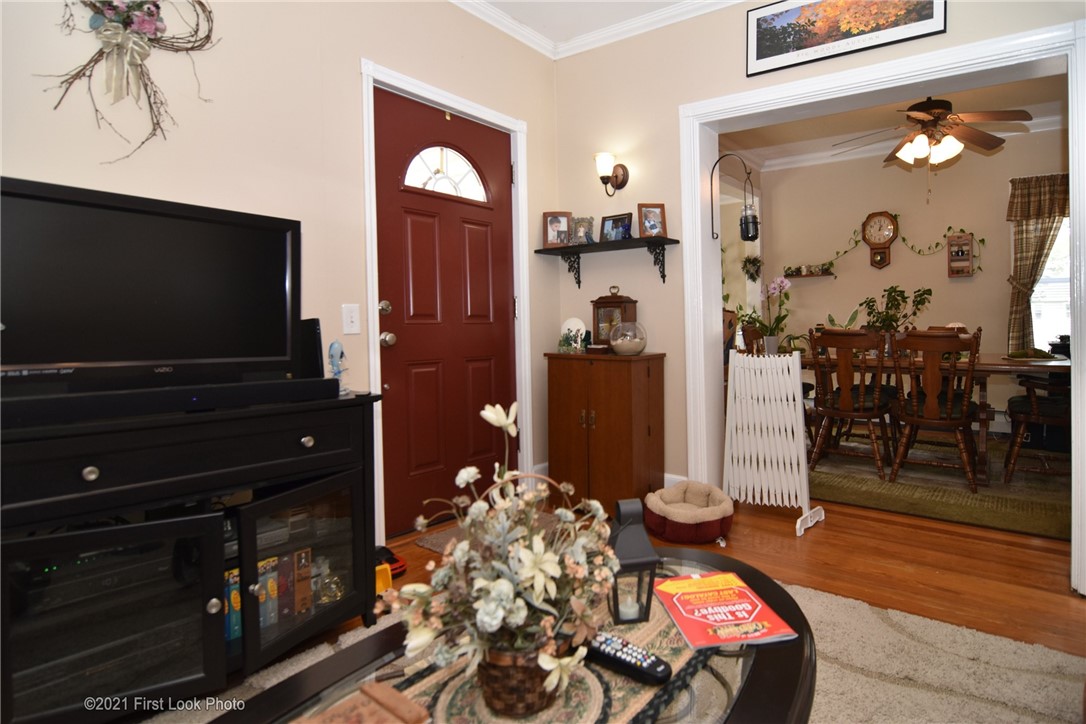 572 Manville Road Woonsocket, RI 02895 - Photo 7 of 48