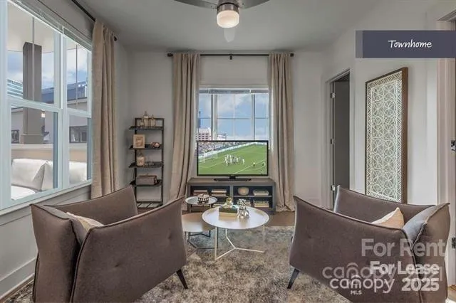 $2,710 | 909 Camden Grandview Road, Unit C3, Charlotte, NC 28202