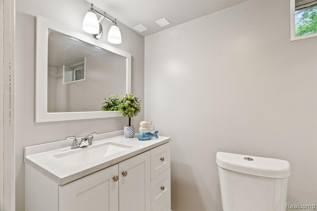 1696 Rochester Road Leonard, MI 48367 - Photo 34 of 42