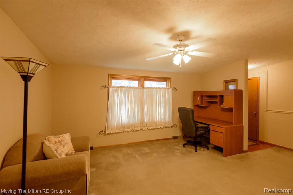17373 Elwell Road Belleville, MI 48111 - Photo 4 of 31 Gallery Image 4