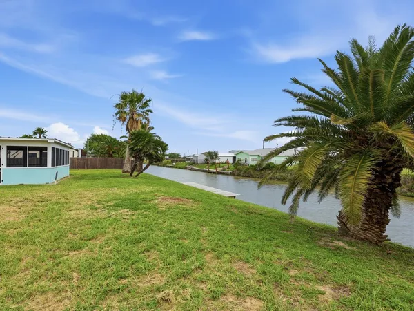 $224,999 | 217 West Pompano Drive, Rockport, TX 78382