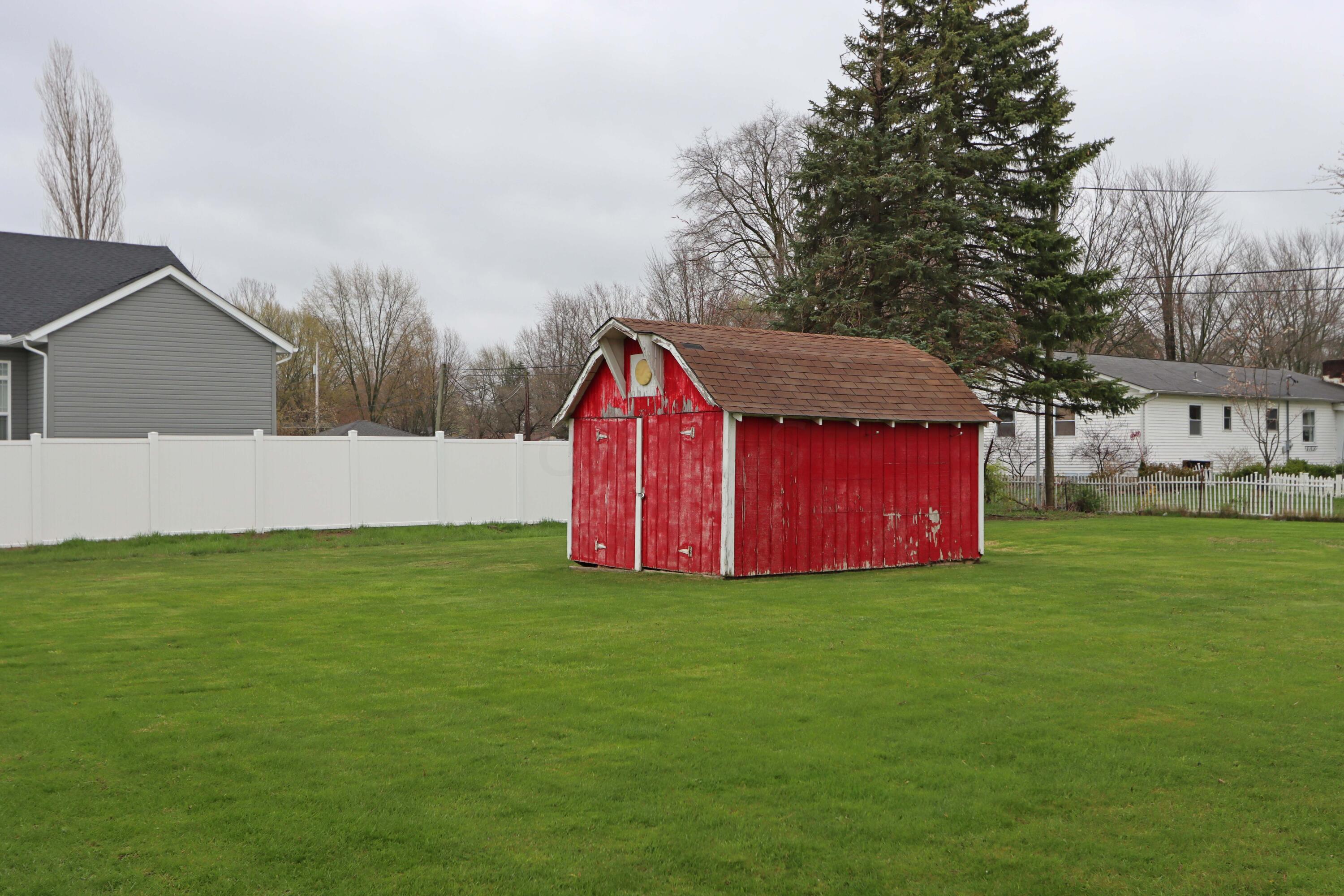 3761 Snouffer Road Columbus, OH 43235 - Photo 34 of 39 Barn style storage shed