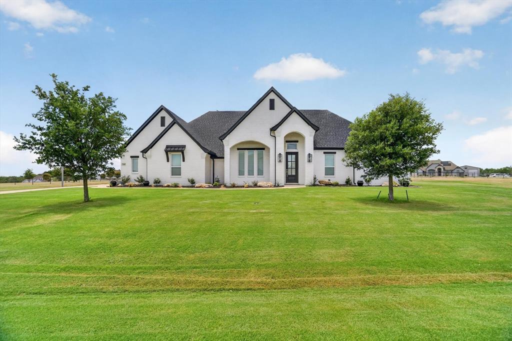 129 Southern Court Springtown, TX 76082 - Photo 1 of 39 Gallery Image 1