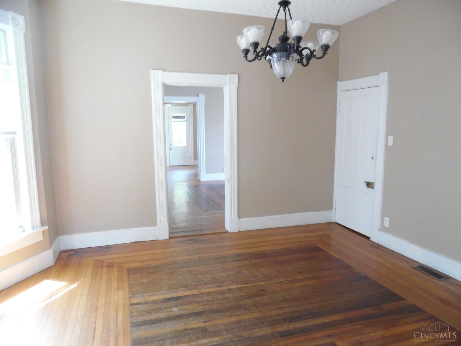241 Yankee Road Middletown, OH 45044 - Photo 10 of 33 Gallery Image 10