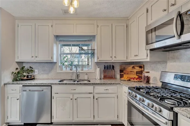 $349,000 | 809 Overlook Trail, Canton, GA 30115