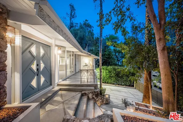 $2,495,000 | 3027 Franklin Canyon Drive, Beverly Hills, CA 90210