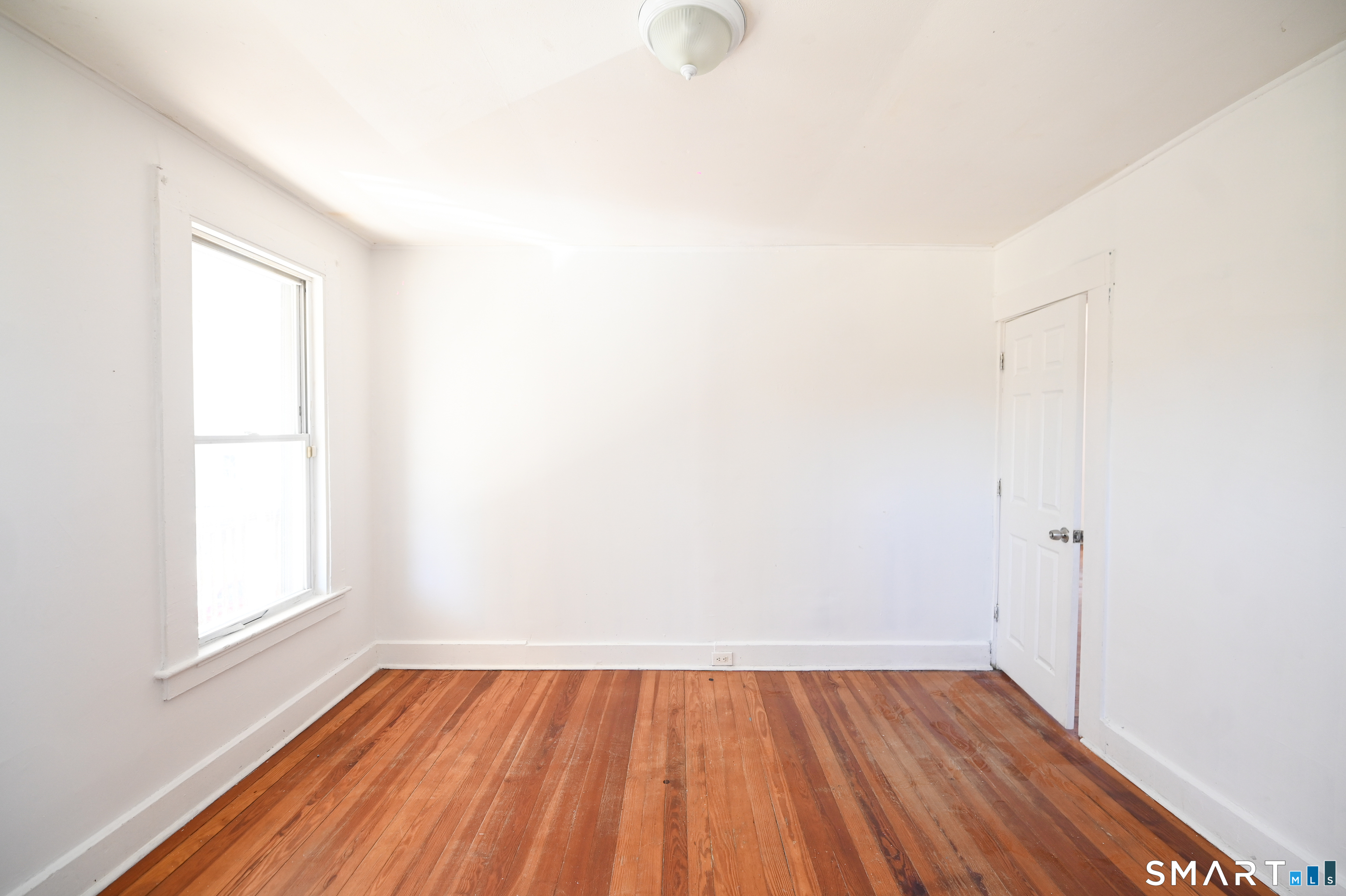 12 Benham Street Waterbury, CT 06708 - Photo 13 of 37