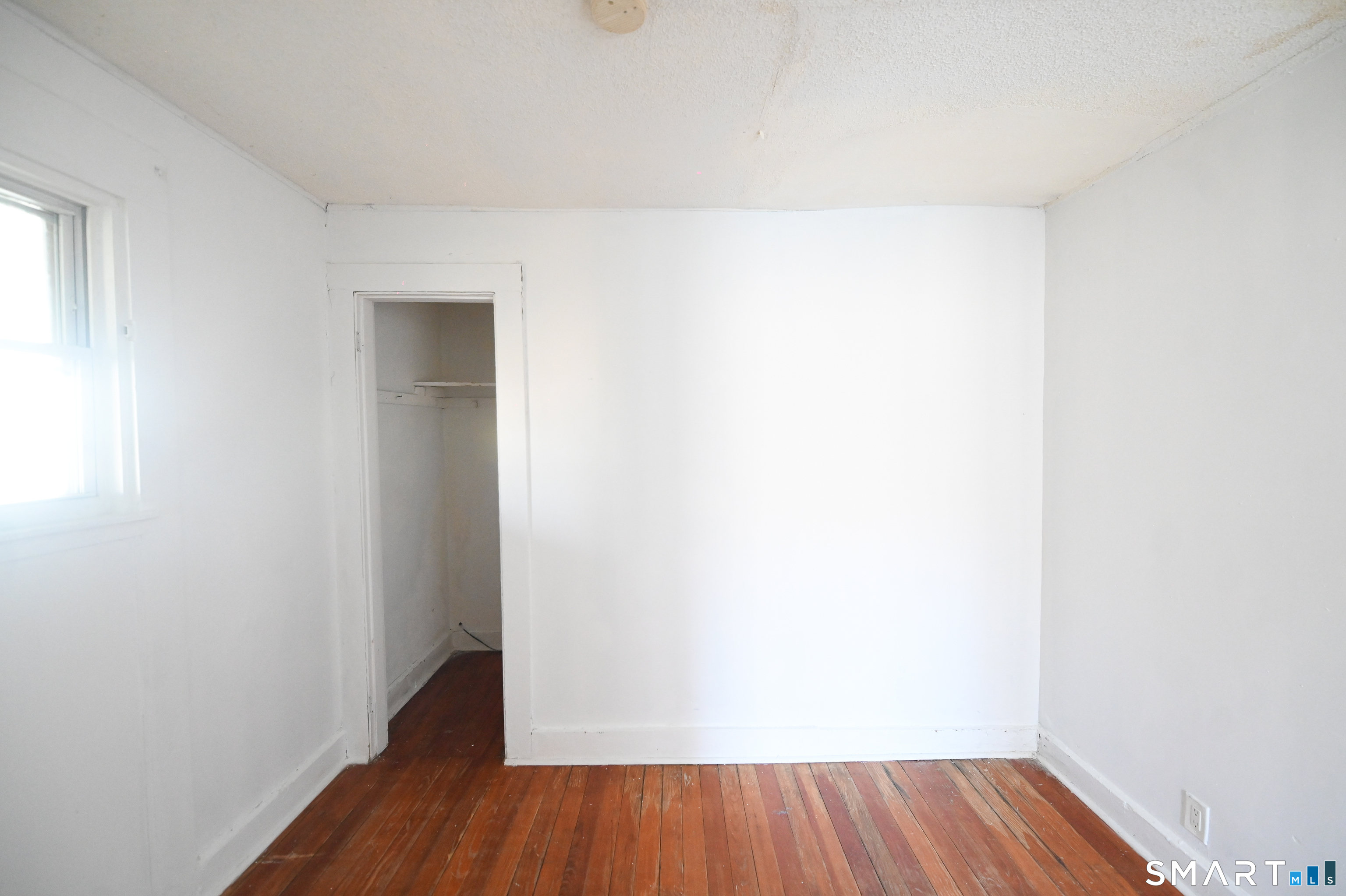 12 Benham Street Waterbury, CT 06708 - Photo 15 of 37