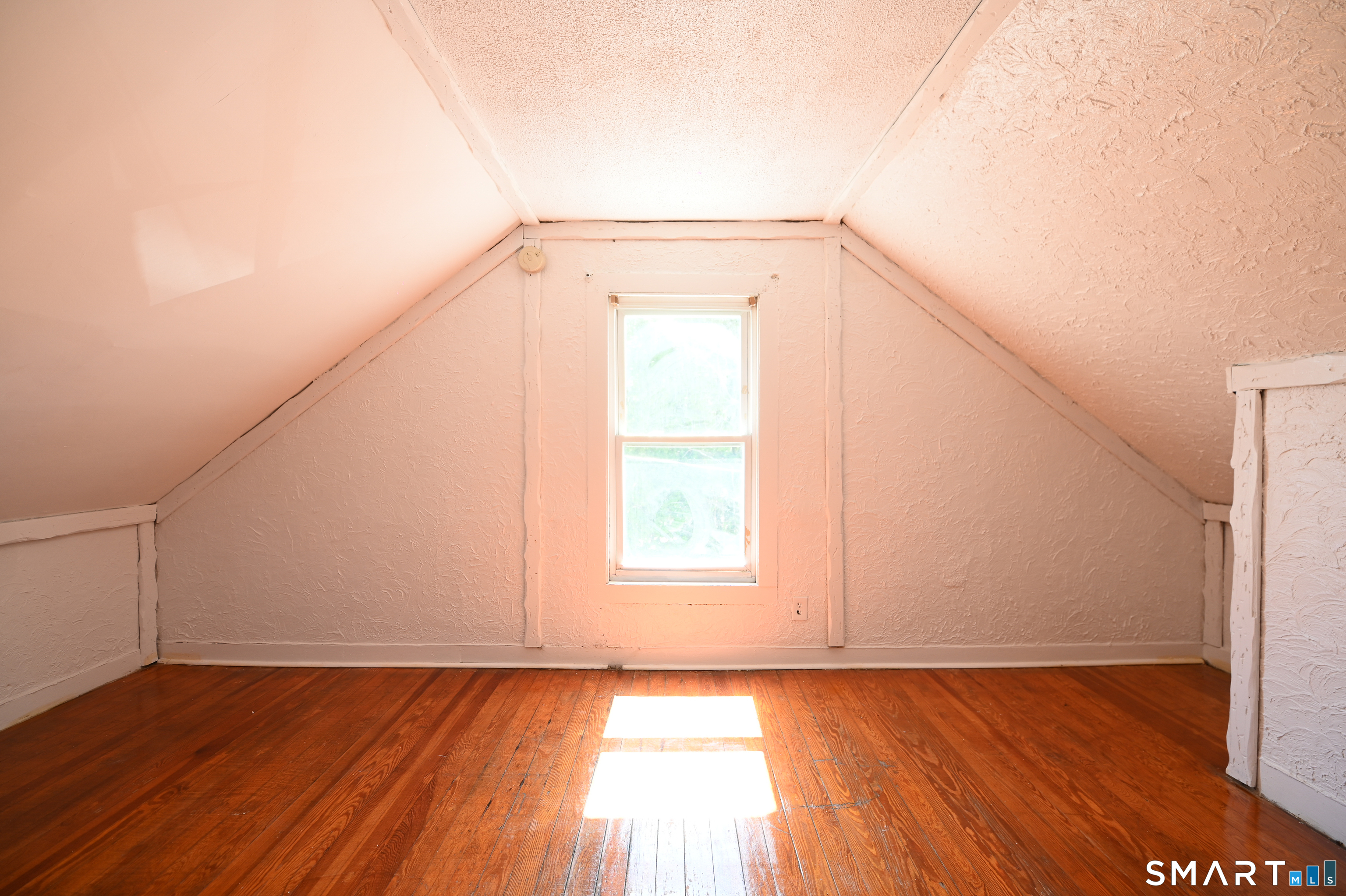 12 Benham Street Waterbury, CT 06708 - Photo 17 of 37