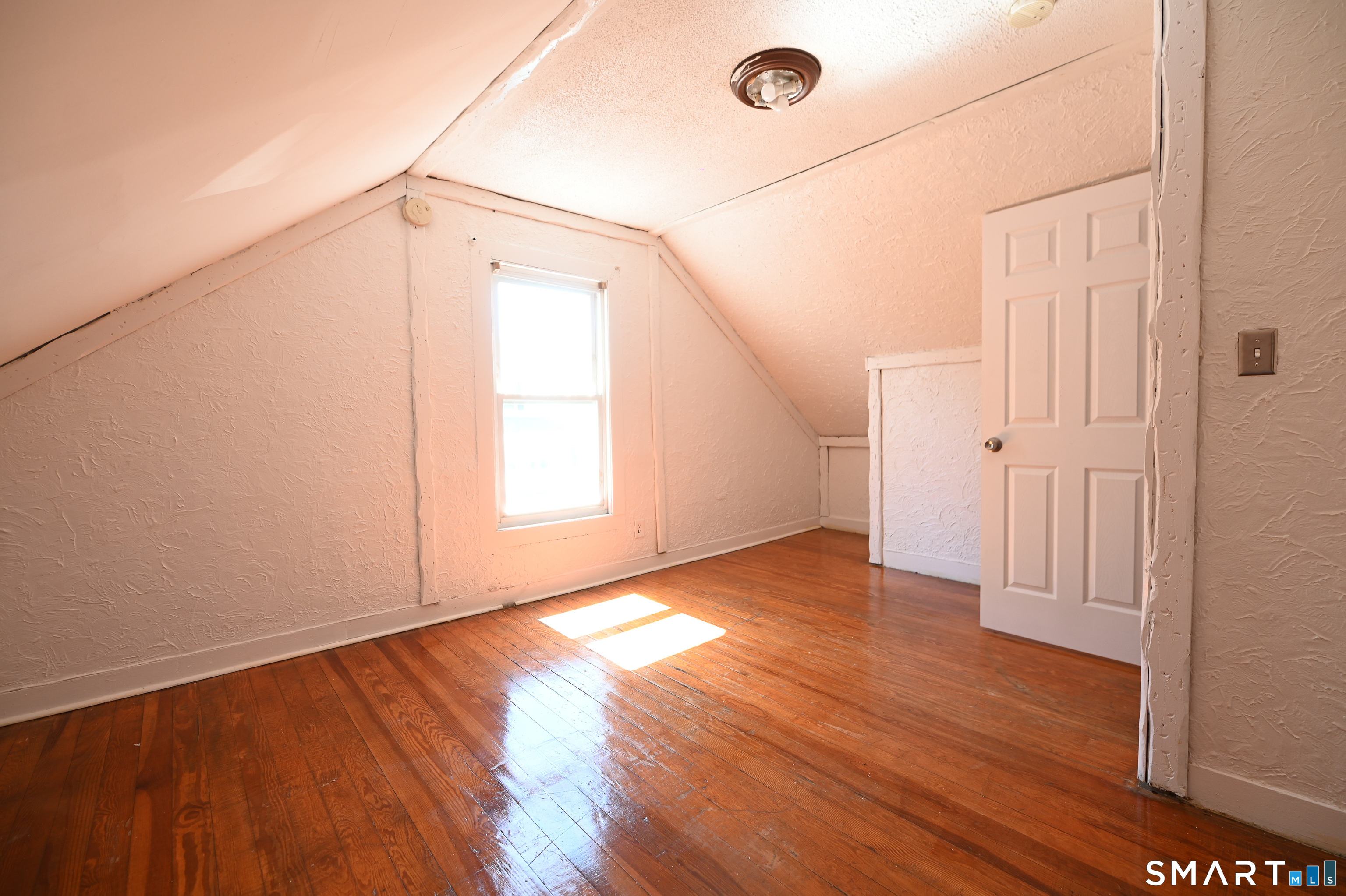 12 Benham Street Waterbury, CT 06708 - Photo 18 of 37