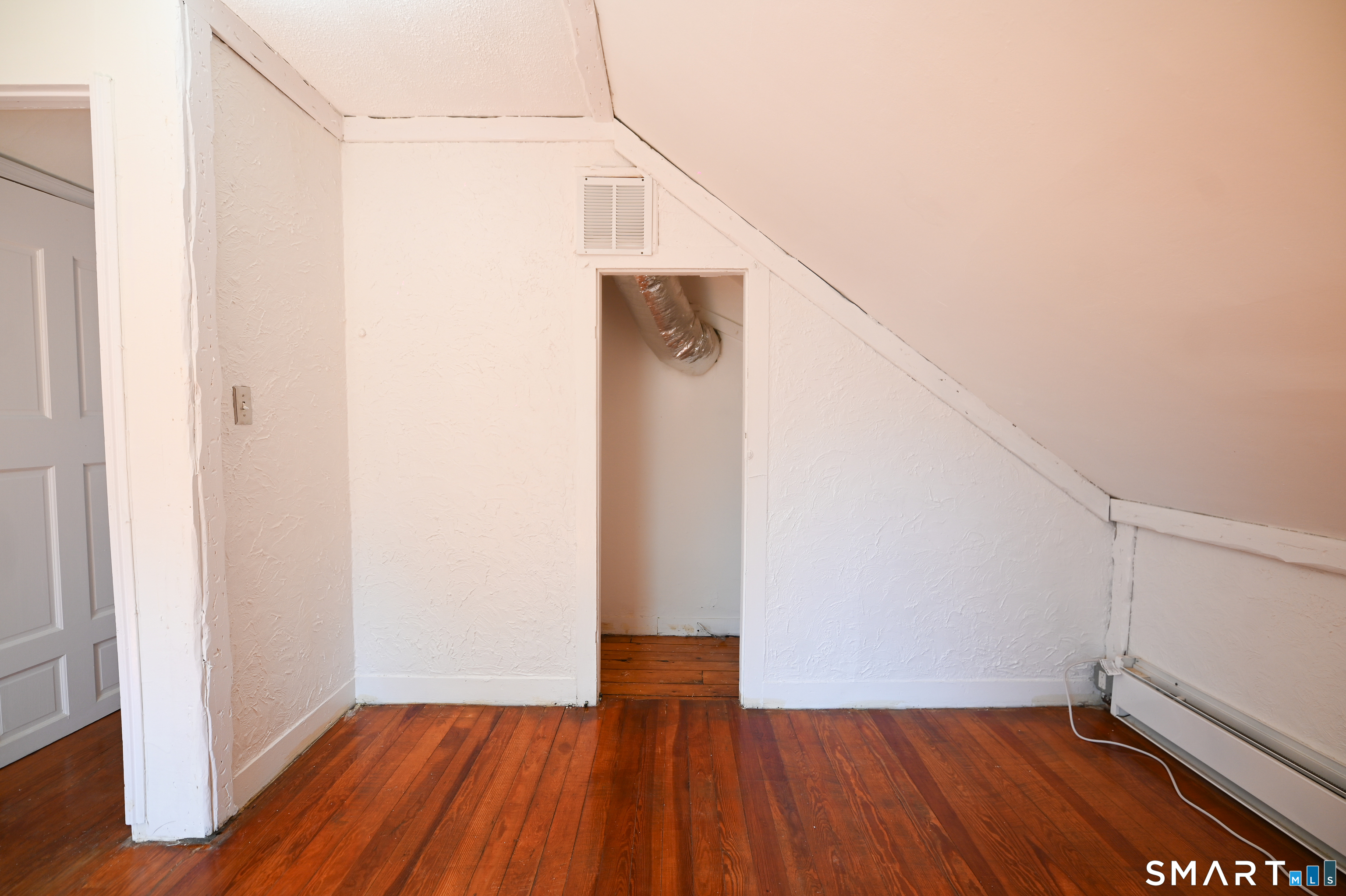 12 Benham Street Waterbury, CT 06708 - Photo 20 of 37