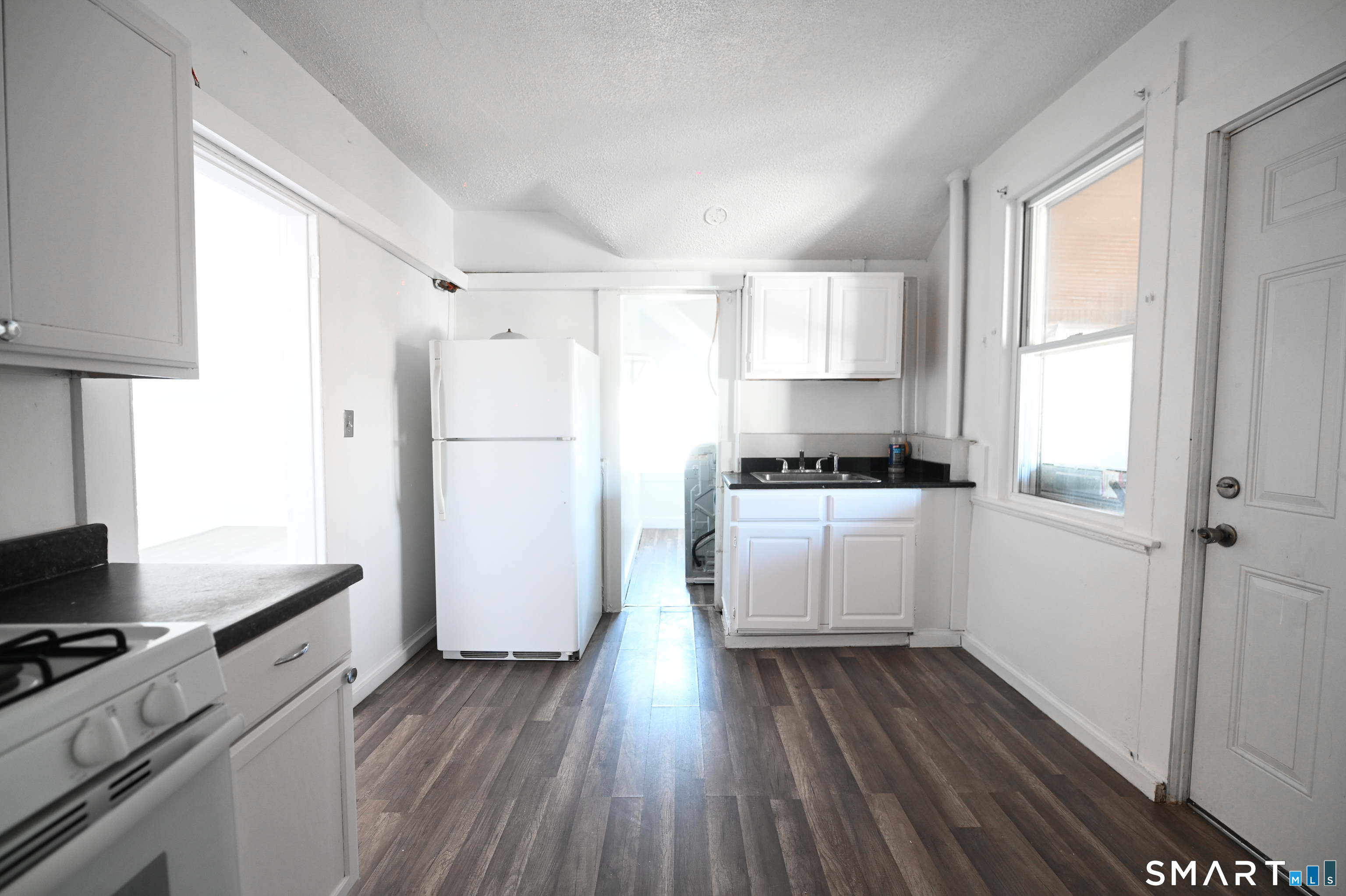 12 Benham Street Waterbury, CT 06708 - Photo 29 of 37