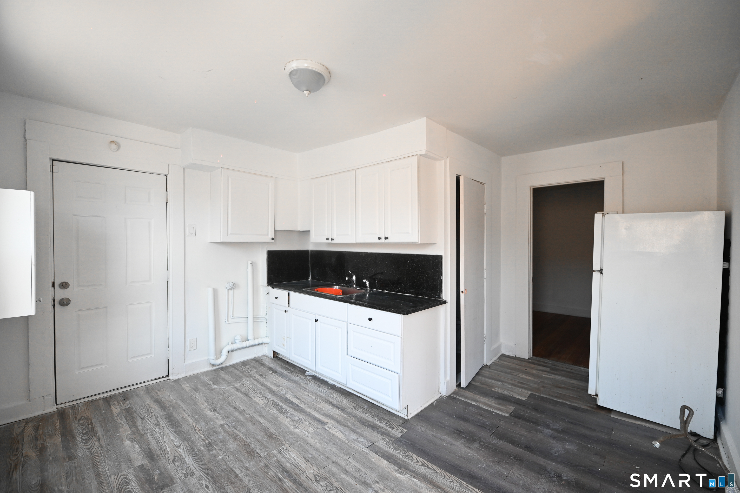 12 Benham Street Waterbury, CT 06708 - Photo 7 of 37