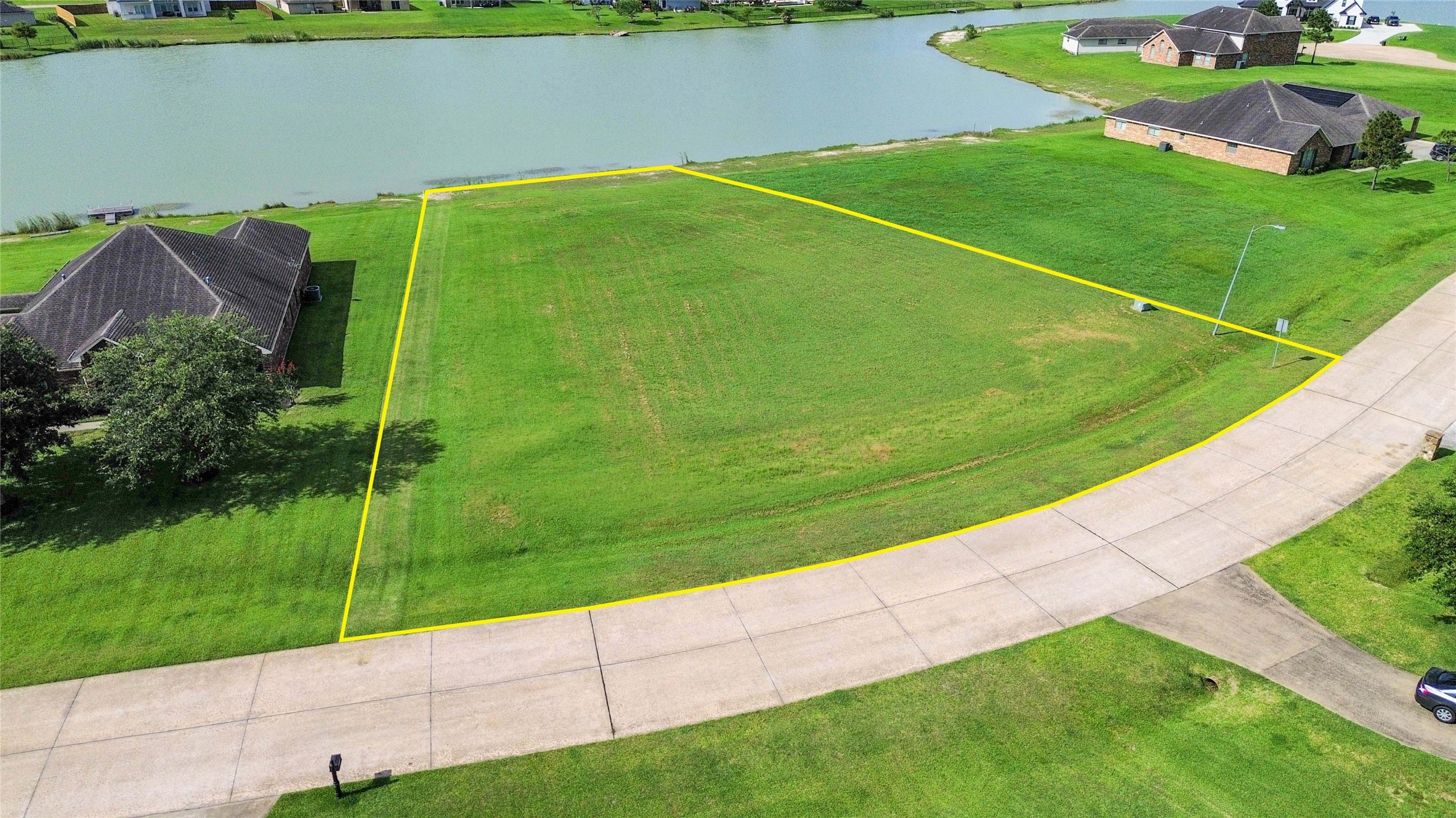 3711 South Shore Drive Rosharon, TX 77583 - Photo 2 of 9