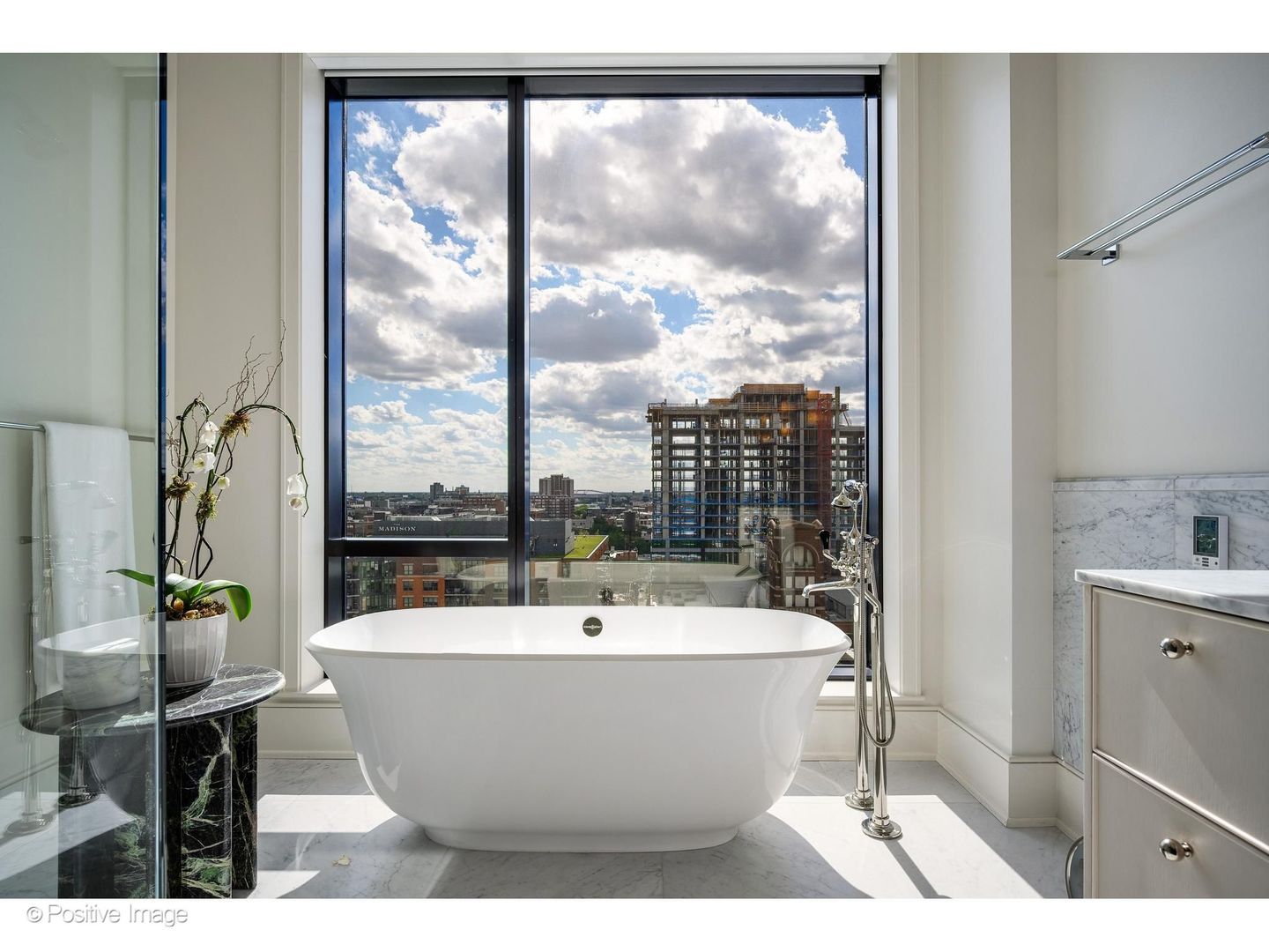 21 North May Street, Unit 1103 Chicago, IL 60607 - Photo 26 of 44