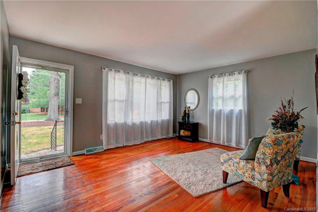 136 Lakeview Road Cherryville, NC 28021 - Photo 5 of 22 Gallery Image 5