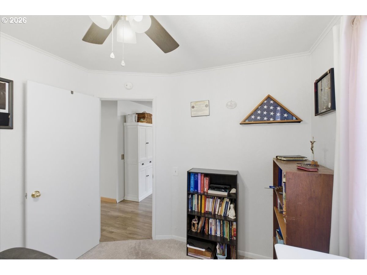 2295 Cedar Street Sweet Home, OR 97386 - Photo 17 of 32 a picture of a living room