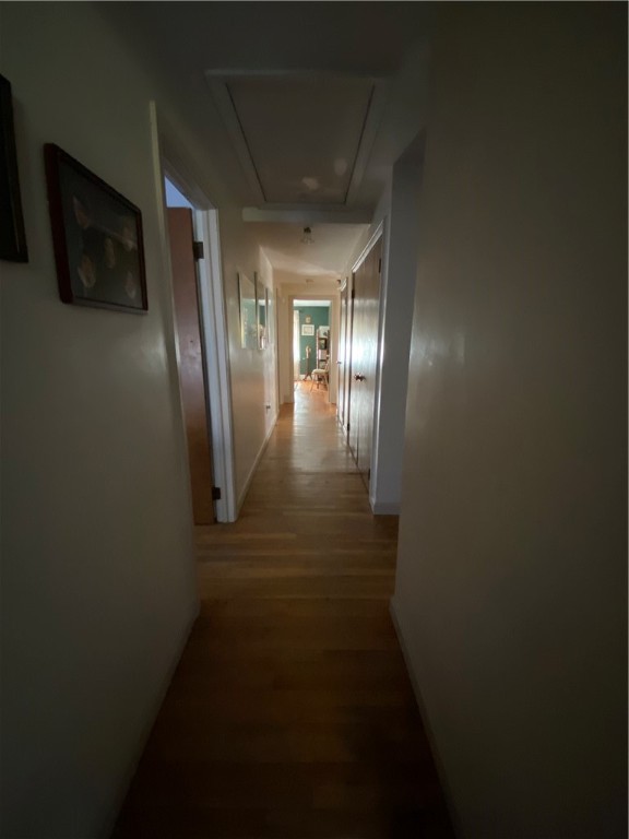 29 Colonial Road Bristol, RI 02809 - Photo 15 of 31 Hallway that joins bedrooms and 1 Full Bath