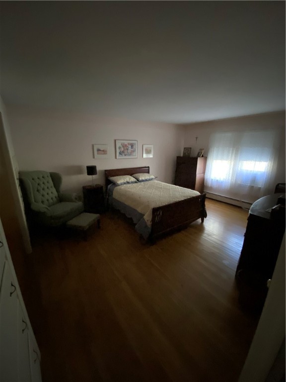 29 Colonial Road Bristol, RI 02809 - Photo 16 of 31 Master Bedroom