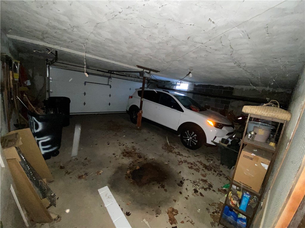 29 Colonial Road Bristol, RI 02809 - Photo 23 of 31 Two car garage