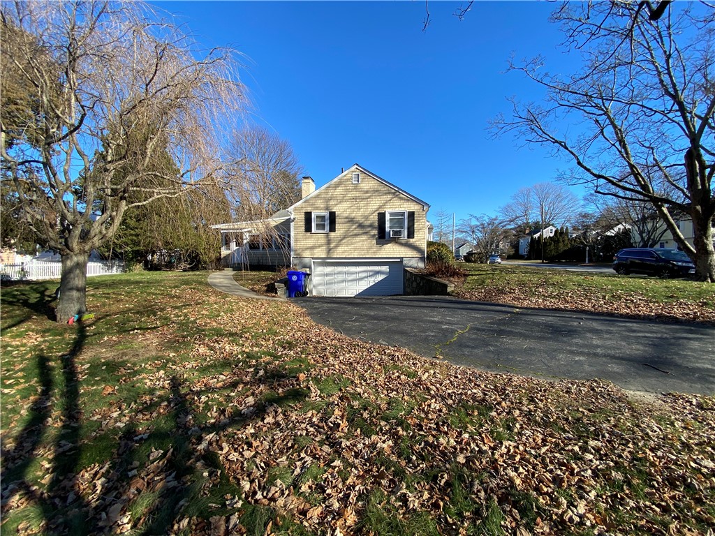 29 Colonial Road Bristol, RI 02809 - Photo 6 of 31