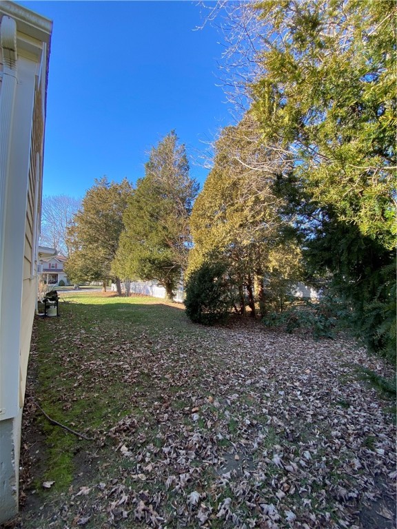 29 Colonial Road Bristol, RI 02809 - Photo 8 of 31