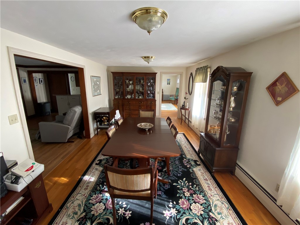 29 Colonial Road Bristol, RI 02809 - Photo 10 of 31 Dining room picture #1